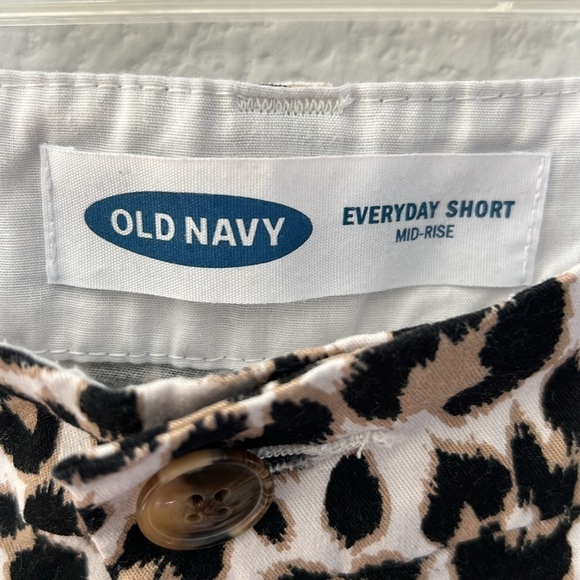Women's shorts - Old Navy - Picture 3 of 5
